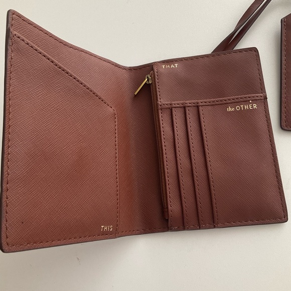 Fossil Brown Leather Passport Holder with Luggage Tag NWOT - Picture 3 of 7